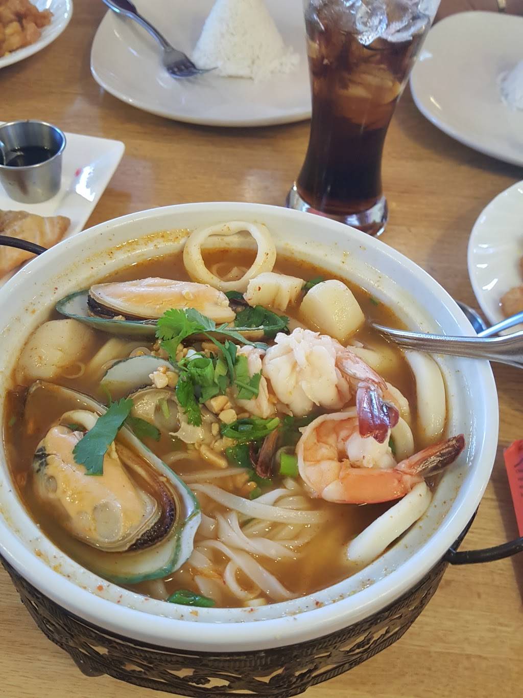 Bangkok Hill Thai Restaurant | restaurant | 177 Massachusetts Ave, Lunenburg, MA 01462, USA | 9783430555 OR +1 978-343-0555