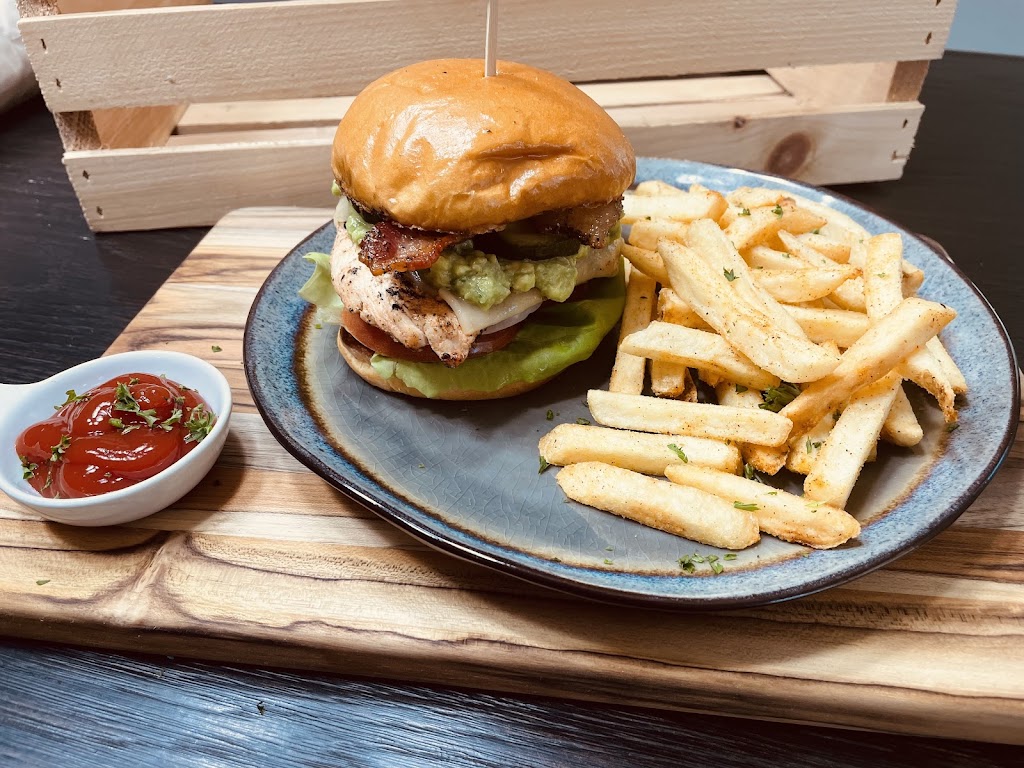 A.T. Eatz Burger Joint | restaurant | 1068 Dorn, Kyle, TX 78640, USA | 5122933436 OR +1 512-293-3436