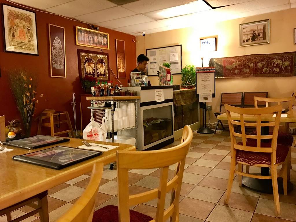 Pad Thai | restaurant | 405 W D St, Lemoore, CA 93245, USA | 5599257959 OR +1 559-925-7959