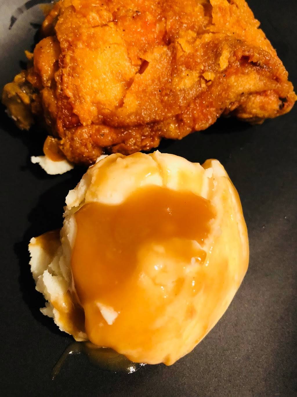 Crown Fried Chicken | restaurant | 117 Avenue D, New York, NY 10009, USA | 2129822850 OR +1 212-982-2850