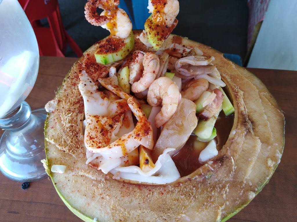 Mariscos La Pulmonia | restaurant | Oscar Baylón Chacón 71, Desarrollo Urbanoejido Matamoros, Tijuana, B.C., Mexico | 016645685889 OR +52 664 568 5889