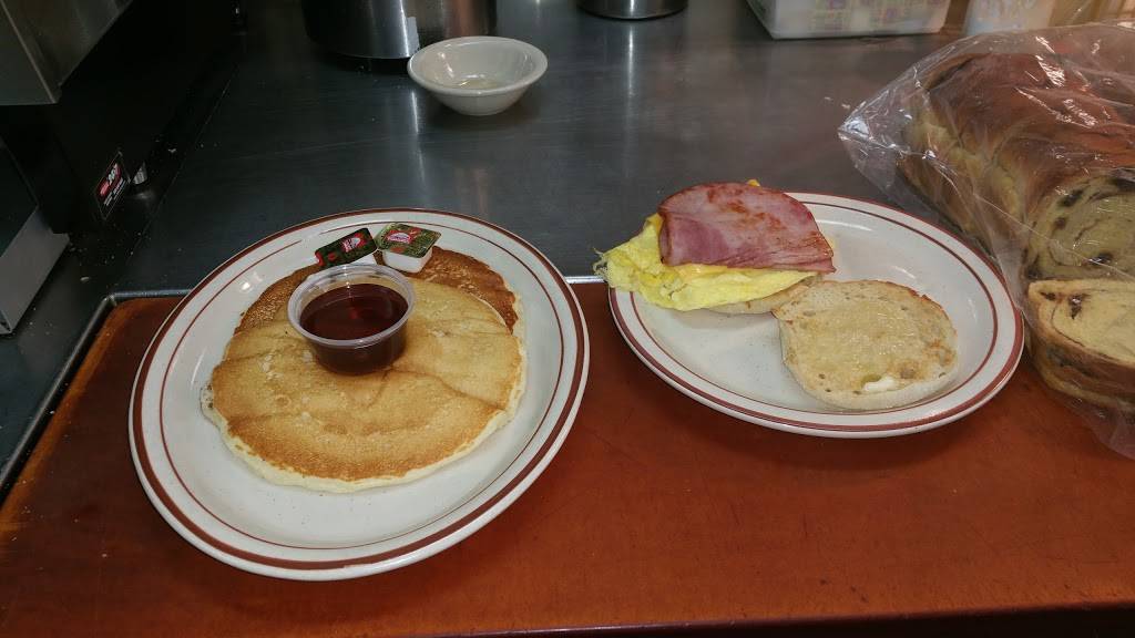 George Webb Restaurant | restaurant | 19555 West Bluemound Road # 5 # 5, Brookfield, WI 53045, USA | 2627890480 OR +1 262-789-0480