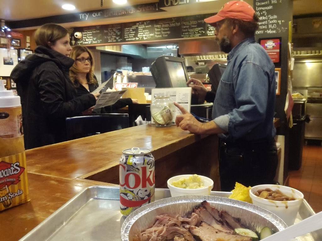 Wilsons BBQ | restaurant | 1851 Post Rd, Fairfield, CT 06824, USA | 2033197427 OR +1 203-319-7427