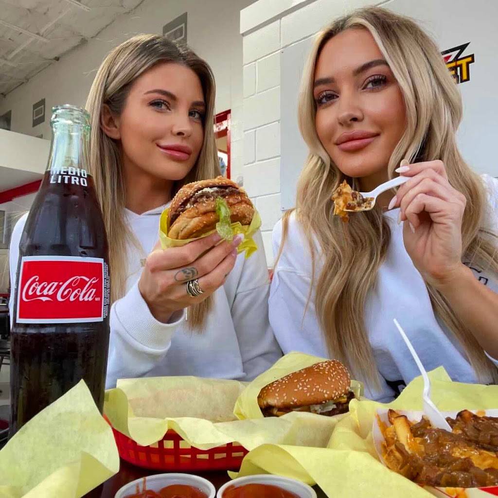 Sky Rocket Burger | restaurant | 111 S Hall St, Dallas, TX 75226, USA | 4693726122 OR +1 469-372-6122