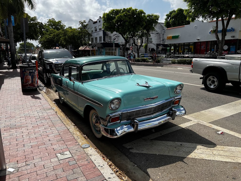 Dominos Pizza | meal delivery | 1575 SW 8th St, Miami, FL 33135, USA | 3056422583 OR +1 305-642-2583