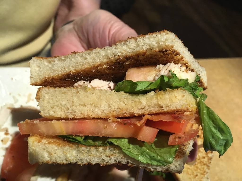 Rôtisserie St-Hubert | restaurant | 270 Rue de Martigny O, Saint-Jérôme, QC J7Y 2G5, Canada | 4504325311 OR +1 450-432-5311