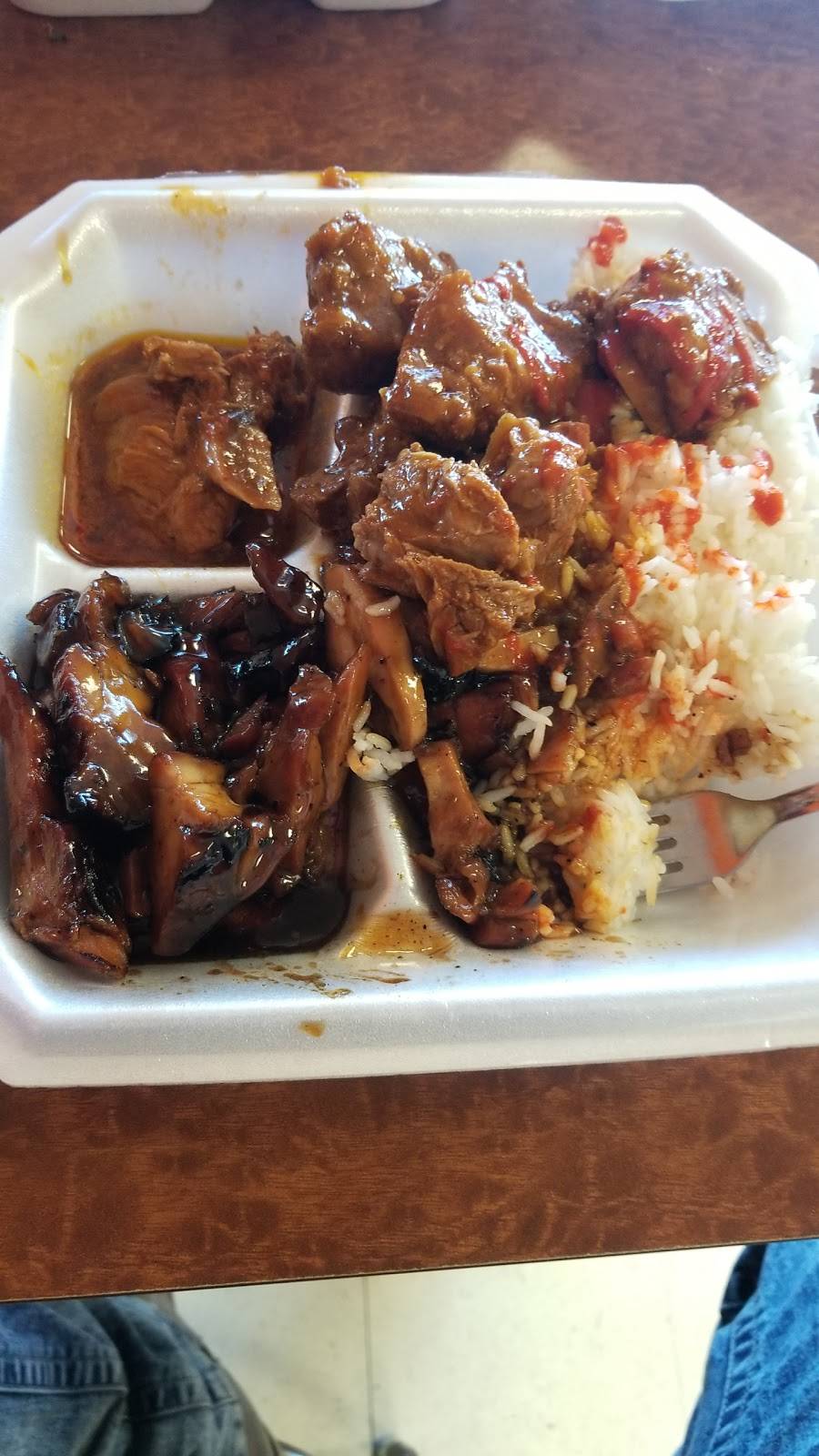 Lola Adangs Kusina | restaurant | 2314 Green Bay Rd, North Chicago, IL 60064, USA | 8477750535 OR +1 847-775-0535