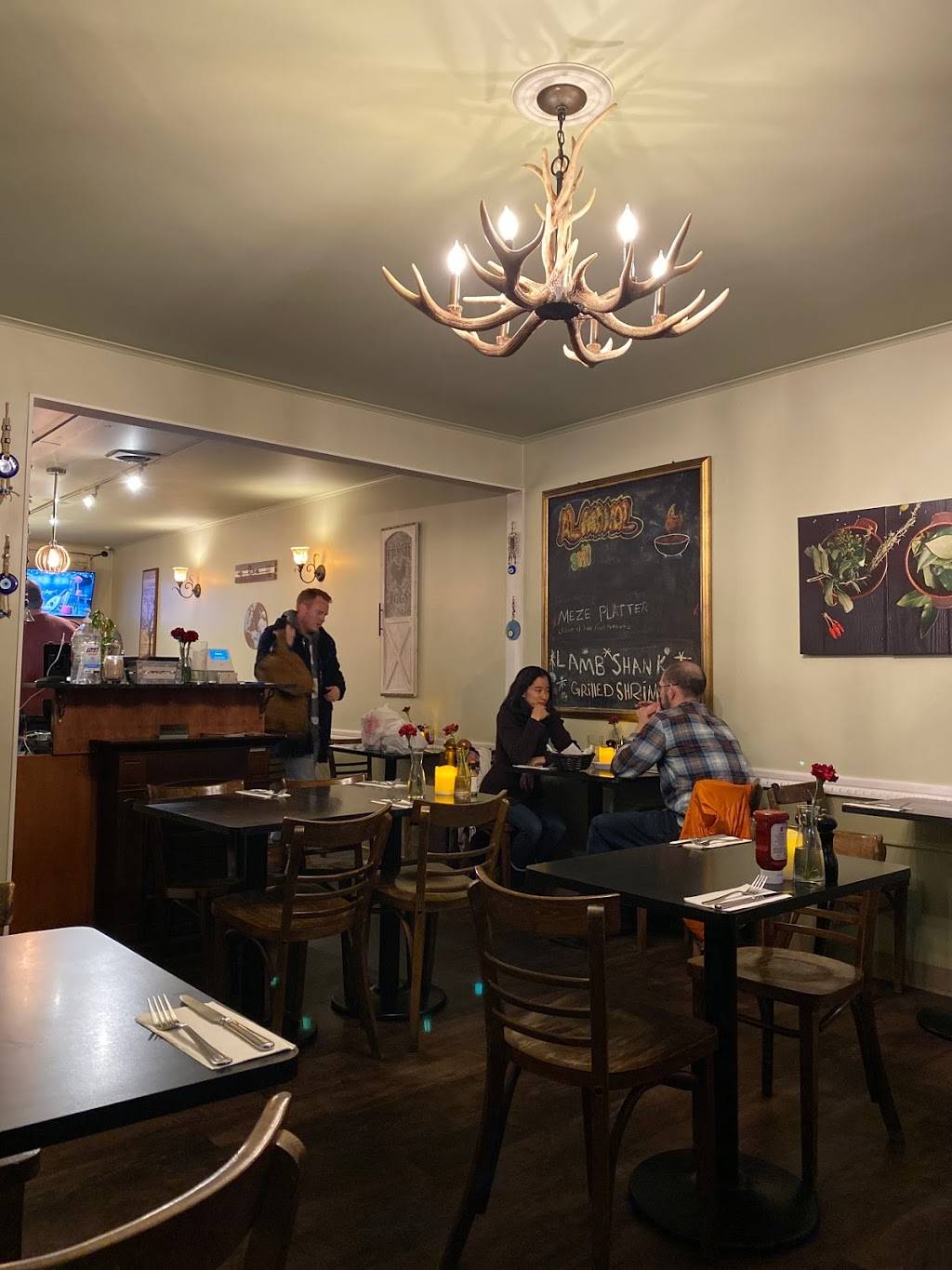 Almanqal Mediterranean Grill | restaurant | 1712 N 45th St, Seattle, WA 98103, USA | 2066594664 OR +1 206-659-4664