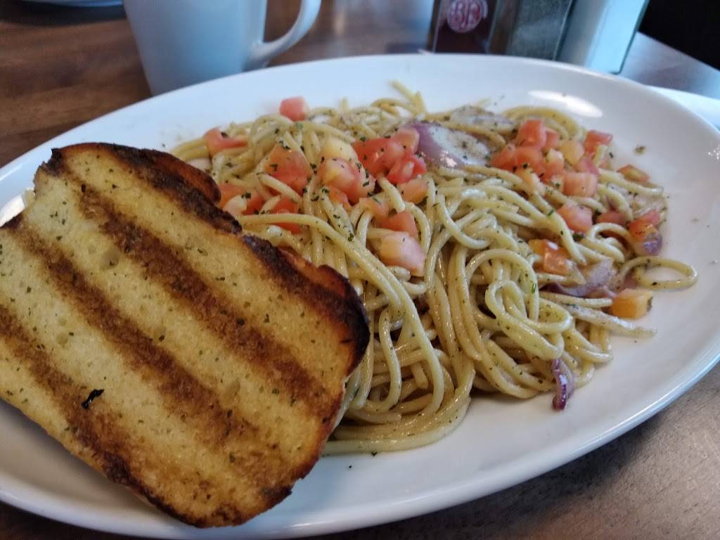 Boston Pizza | restaurant | 1070 Wilson St W, Ancaster, ON L9G 3K9, Canada | 9056481313 OR +1 905-648-1313