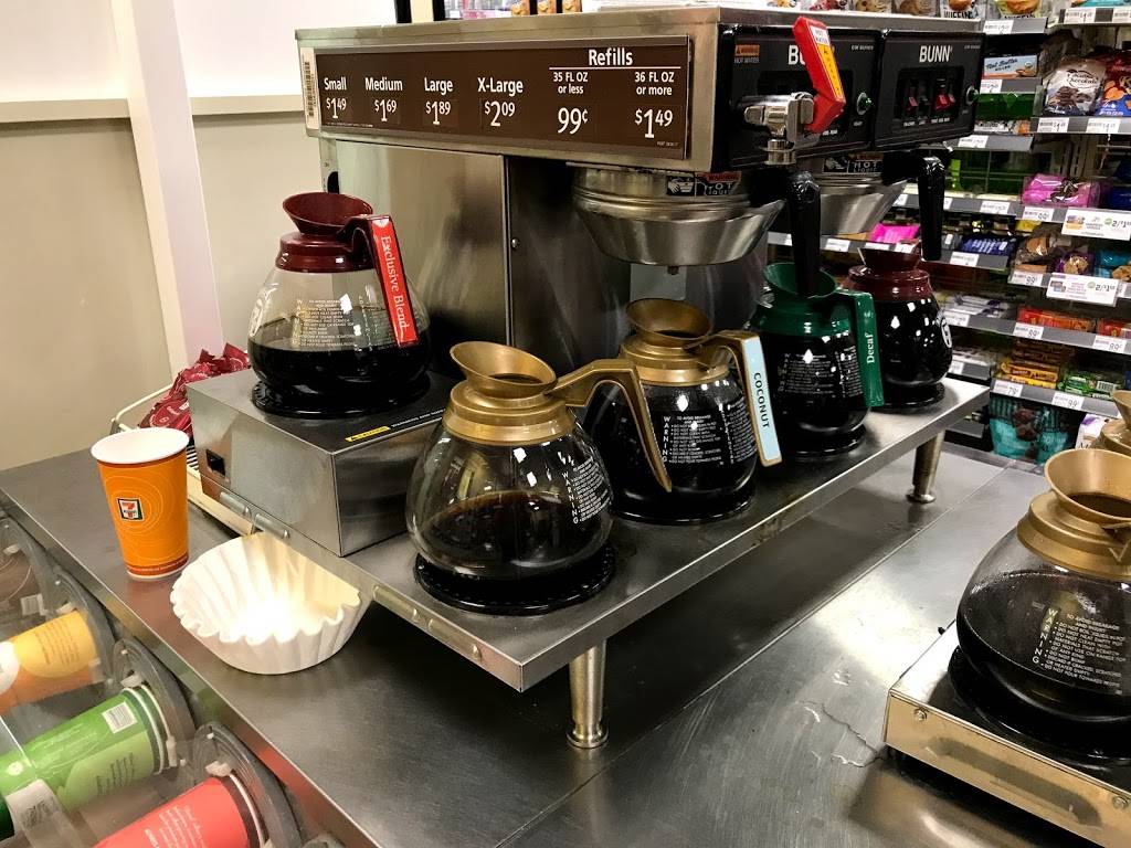 7-Eleven | bakery | 13698 W Colonial Dr, Winter Garden, FL 34787, USA | 4076569224 OR +1 407-656-9224