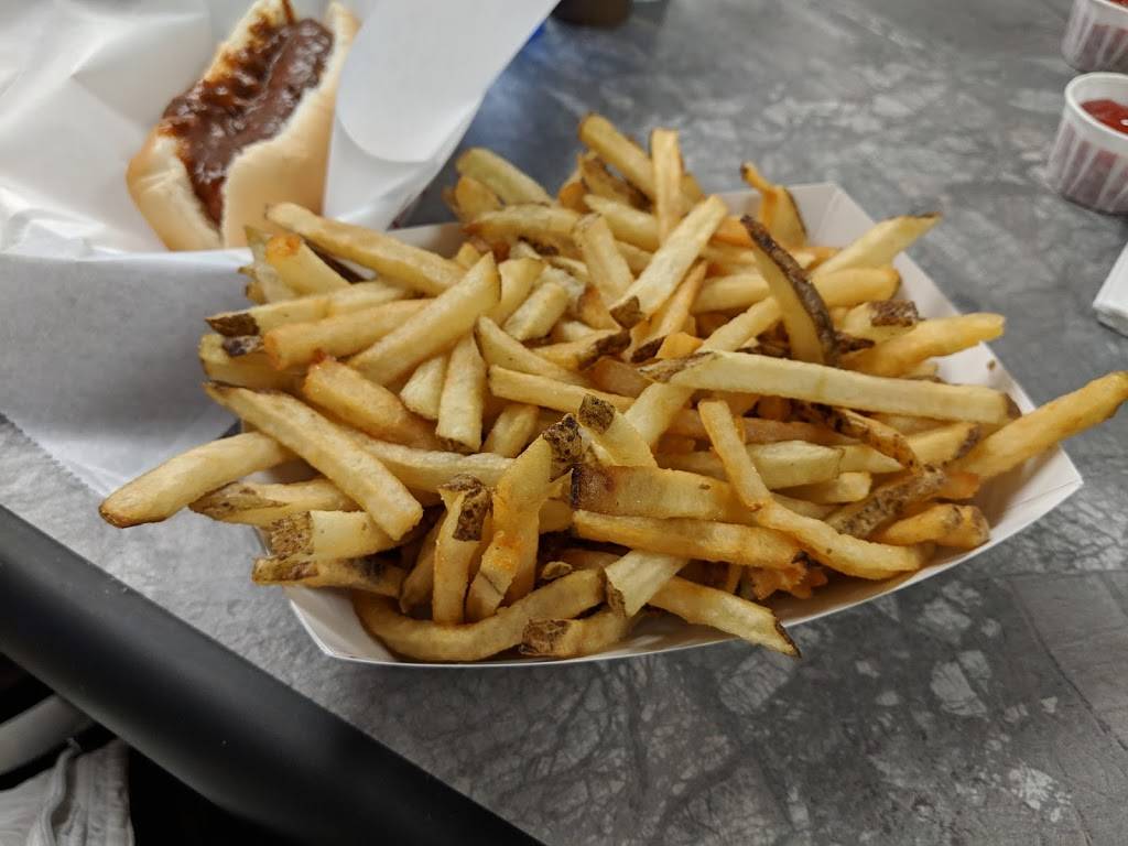 Brighton Hot Dog Shoppe | restaurant | 808 W Maple St, Hartville, OH 44632, USA | 3302676070 OR +1 330-267-6070