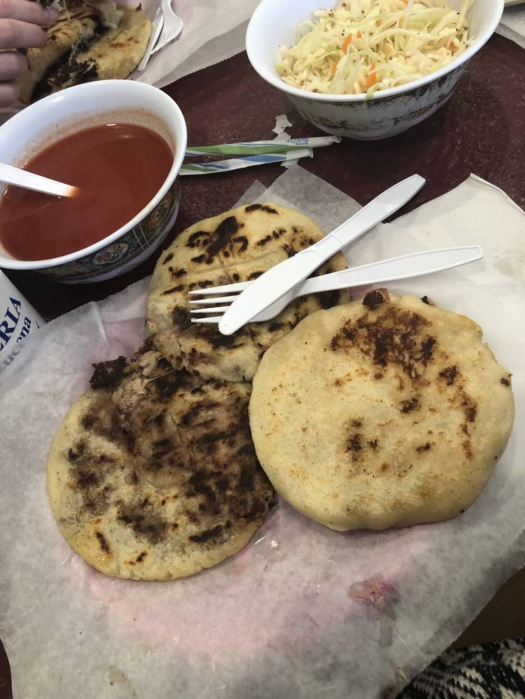 Pupuseria Doña Azucena | restaurant | 8764 Richmond Hwy, Alexandria, VA 22309, USA | 7037991000 OR +1 703-799-1000