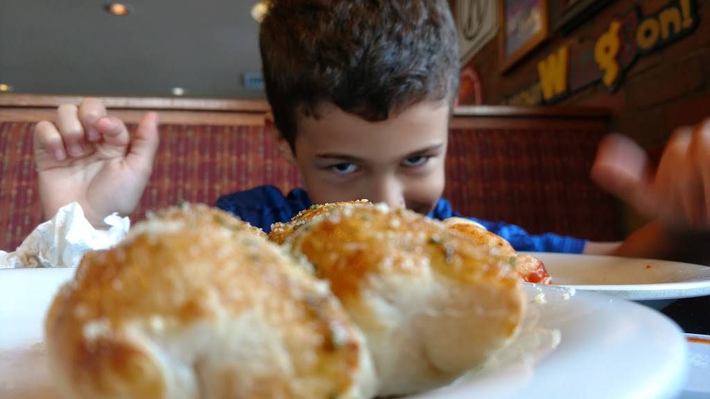 Pizza Hut | restaurant | 10880 W Colonial Dr, Ocoee, FL 34761, USA | 4076566622 OR +1 407-656-6622