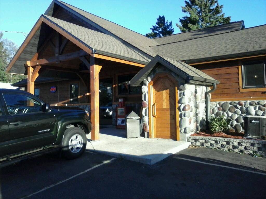 Rigonis Inn | restaurant | 925 E Ayer St, Ironwood, MI 49938, USA | 9069324601 OR +1 906-932-4601