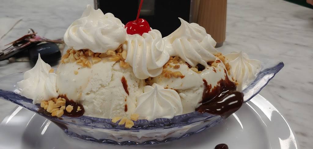 The Lions Den Ice Cream Parlor & Diner | restaurant | 508 Railroad Ave, Centreville, MD 21617, USA | 4432628016 OR +1 443-262-8016