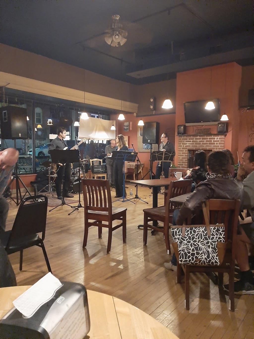 Dedham Square Coffee House | cafe | 565 High St, Dedham, MA 02026, USA | 7813265674 OR +1 781-326-5674