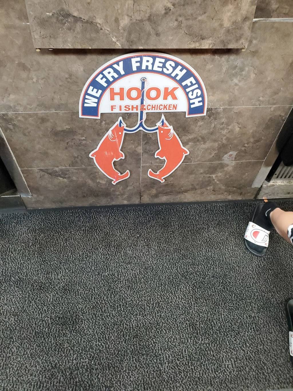 Hook Fish and Chicken Mount Oliver | restaurant | 11 Ormsby Ave, Pittsburgh, PA 15210, USA | 4122484665 OR +1 412-248-4665