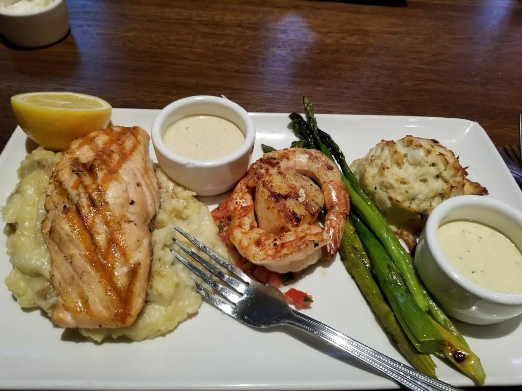 Devon Seafood & Steak | night club | 27 W Chocolate Ave, Hershey, PA 17033, USA | 7175085460 OR +1 717-508-5460