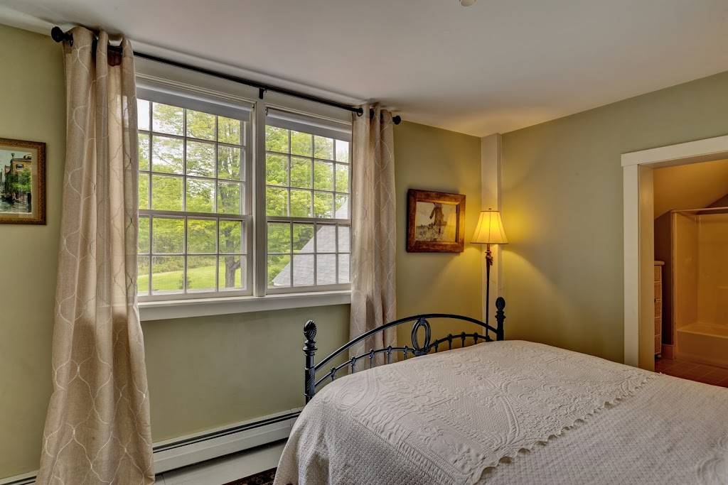 King Hill Inn & Kitchen | restaurant | 499 Andover Rd, New London, NH 03257, USA | 6038770063 OR +1 603-877-0063