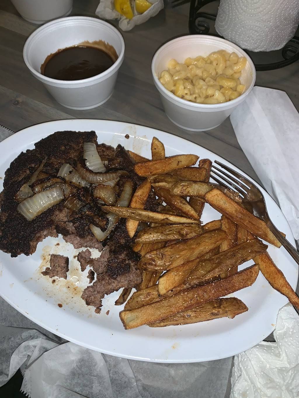 Bells Catfish and Soul Food | restaurant | 2846 Airways Blvd, Memphis, TN 38132, USA | 9013451485 OR +1 901-345-1485