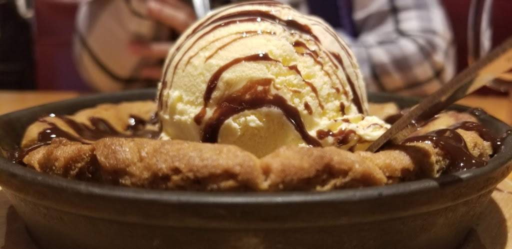 Chilis Grill & Bar | restaurant | 1460 Towne Lake Pkwy, Woodstock, GA 30189, USA | 7705927676 OR +1 770-592-7676