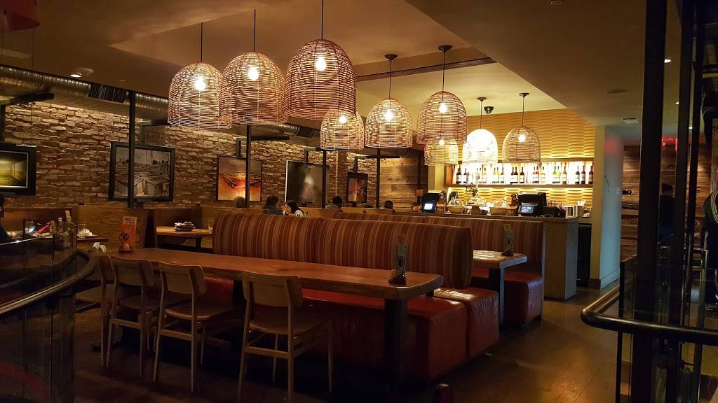 Nandos Peri Peri | restaurant | 702 King St, Alexandria, VA 22314, USA | 5718589945 OR +1 571-858-9945