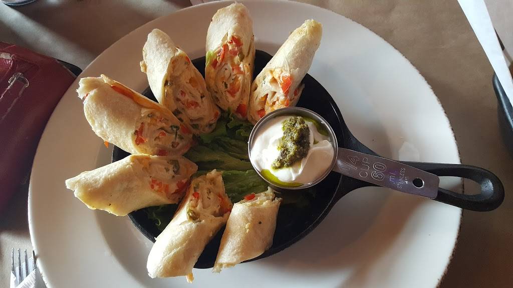 Montanas | restaurant | 170 Bell Blvd, Belleville, ON K8P 5L2, Canada | 6139679970 OR +1 613-967-9970