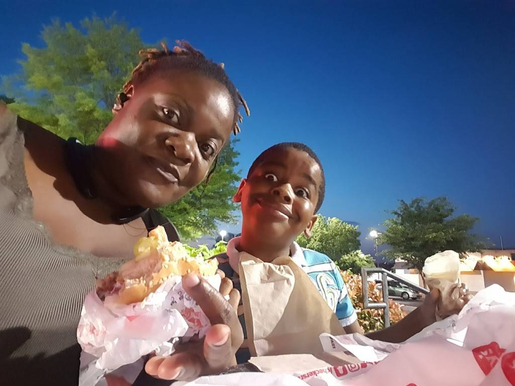 Checkers | restaurant | 3032 Queens Chapel Rd, Avondale, MD 20782, USA | 3012090398 OR +1 301-209-0398