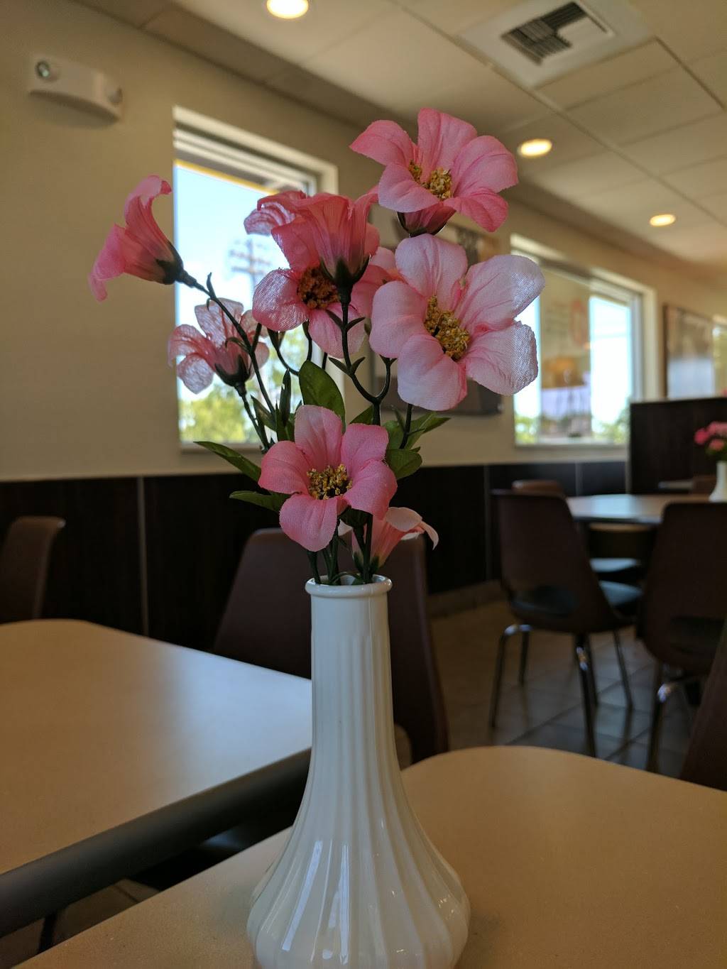 McDonalds | cafe | 2320 Fair Oaks Blvd, Sacramento, CA 95825, USA | 9169216013 OR +1 916-921-6013