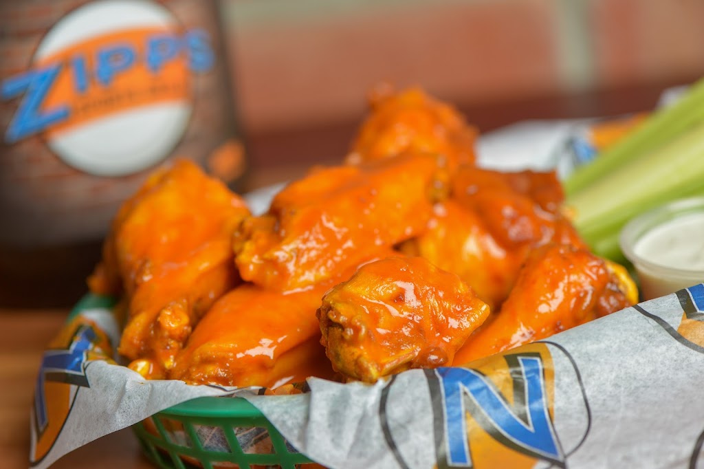 Zipps Sports Grill | restaurant | 3647 E Indian School Rd, Phoenix, AZ 85018, USA | 6029572112 OR +1 602-957-2112