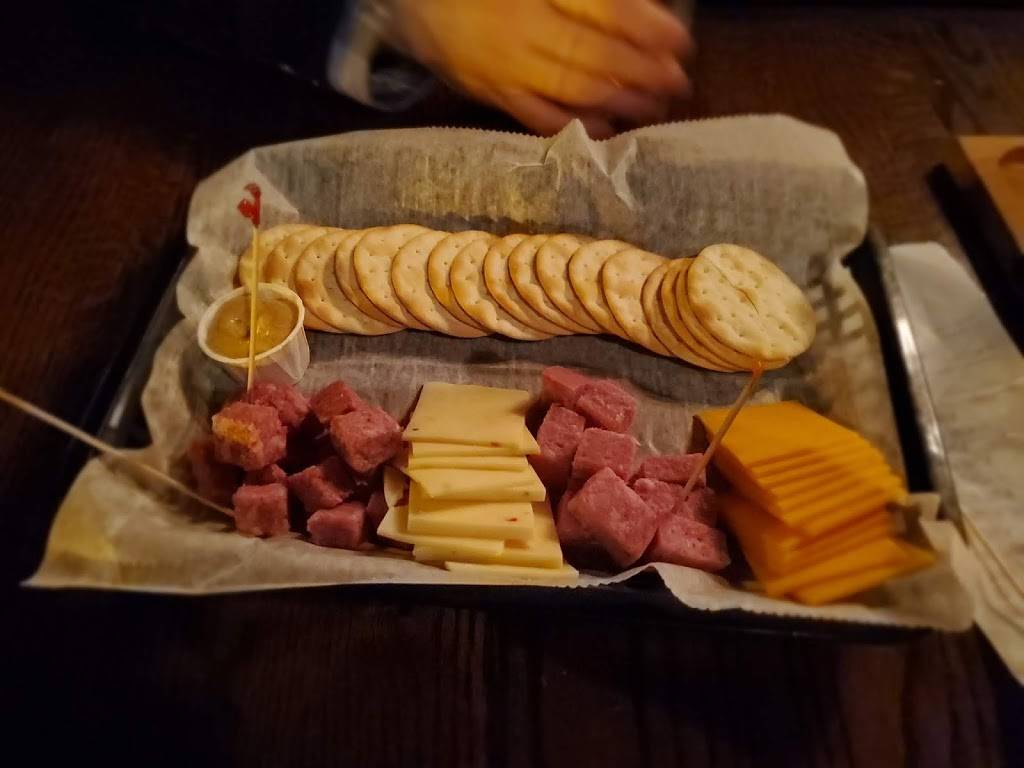 Carlyle Brewing Co. | restaurant | 215 E State St, Rockford, IL 61104, USA | 8159632739 OR +1 815-963-2739