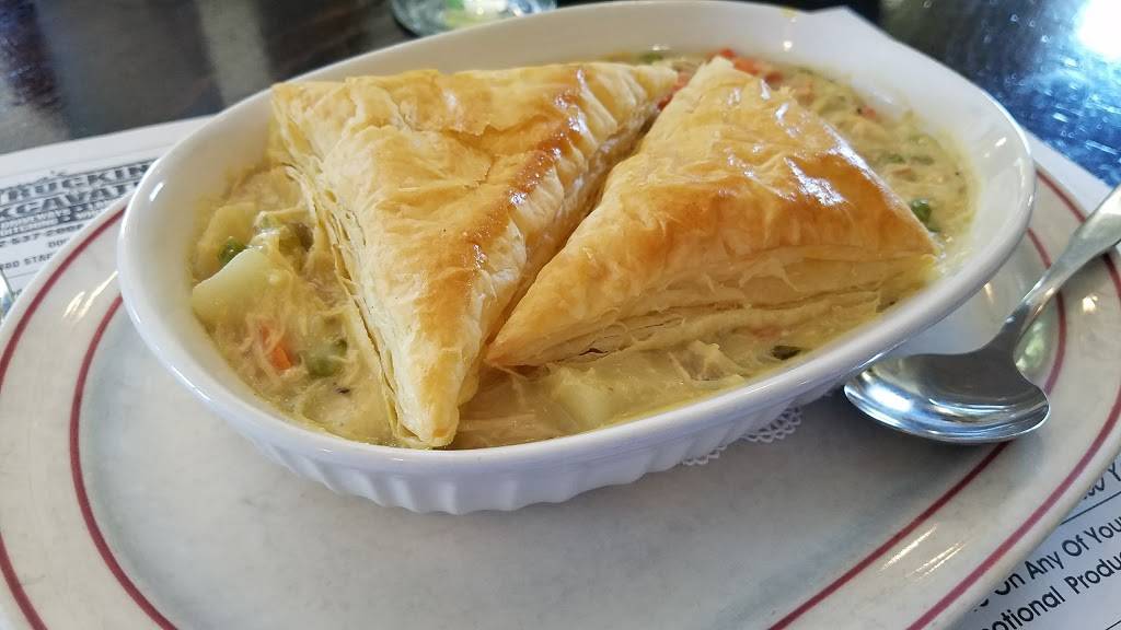 Wheel Inn Restaurant | restaurant | 730 Lake Rd, Benson, VT 05731, USA | 8025372755 OR +1 802-537-2755