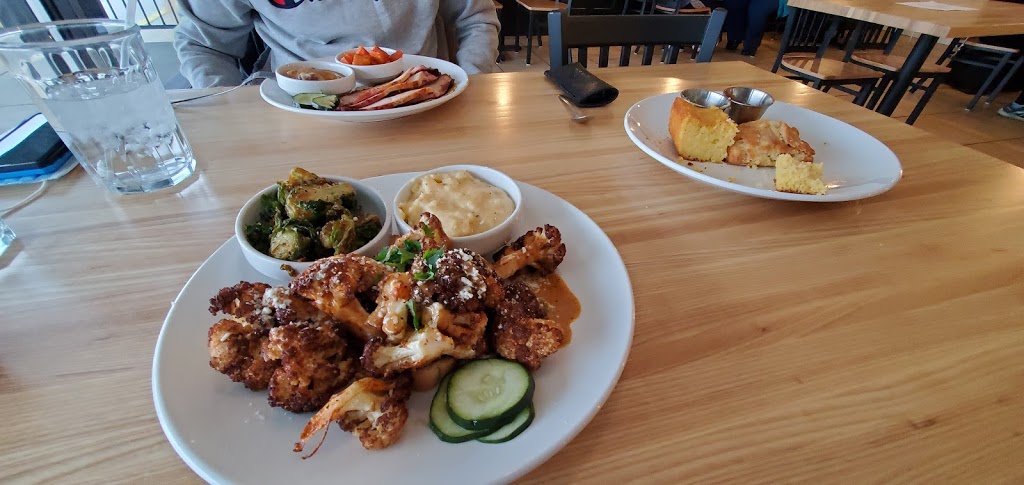 BEAST Southern Kitchen & BBQ | restaurant | 1280 Columbia Center, Columbia, IL 62236, USA | 6187192384 OR +1 618-719-2384