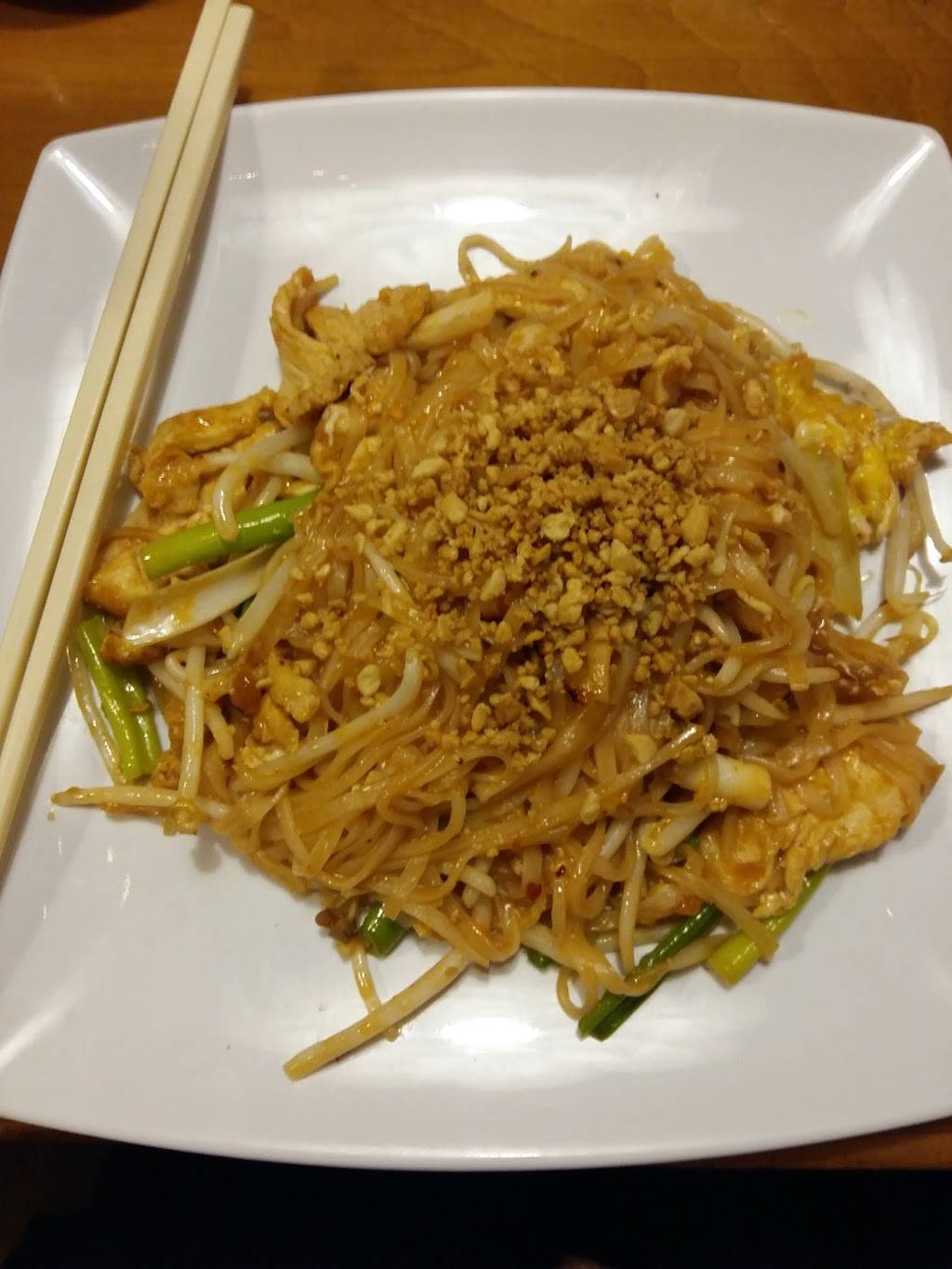 Thai On Highlands | restaurant | 2808 NE Sunset Blvd, Renton, WA 98056, USA | 4257936278 OR +1 425-793-6278