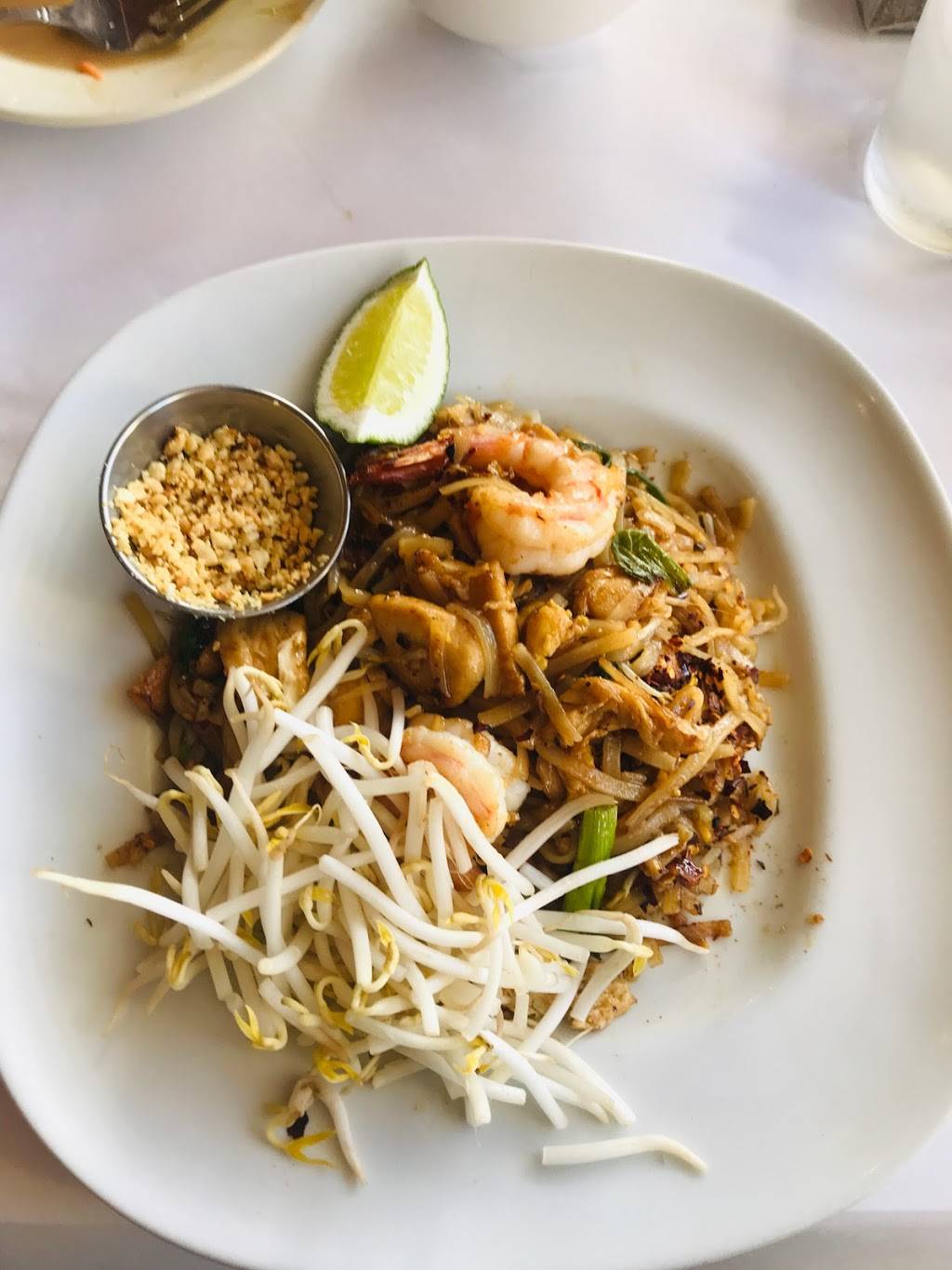 Thai Bistro | restaurant | 3241 Southwest Fwy, Houston, TX 77027, USA | 7136699375 OR +1 713-669-9375