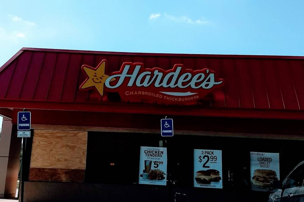 Hardees | restaurant | 642 N Patterson St, Maxton, NC 28364, USA | 9108445535 OR +1 910-844-5535