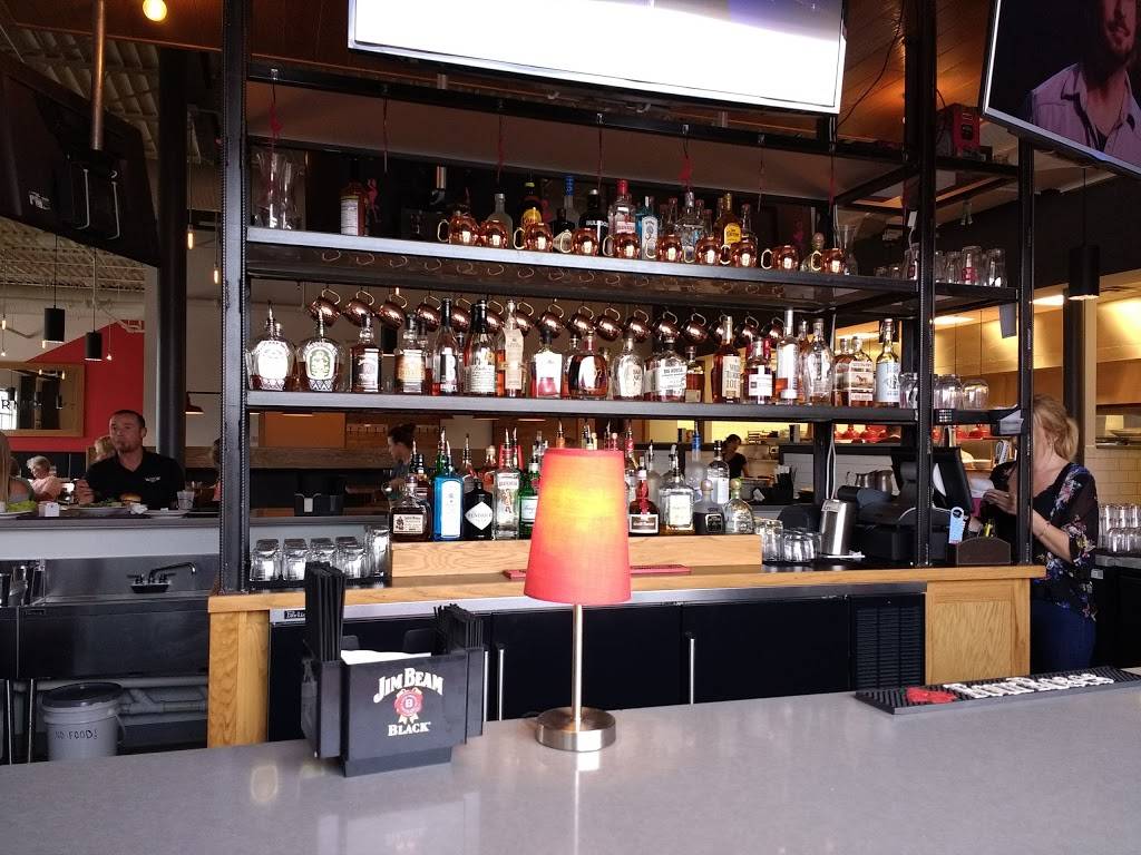 Fast Eddies Kitchen & Bar | restaurant | 7729 W Ridgewood Dr, Parma, OH 44129, USA | 4403404423 OR +1 440-340-4423