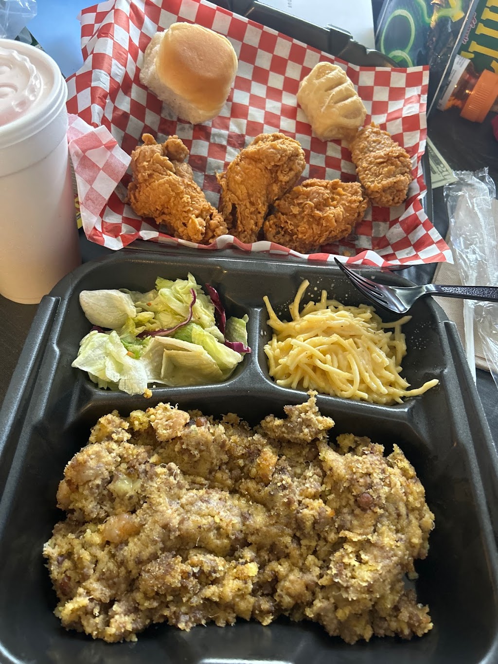 Golden Wingz | restaurant | 5513 W Park Ave, Houma, LA 70364, USA | 9857465297 OR +1 985-746-5297