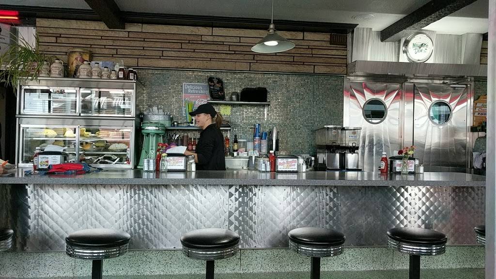 Summit Diner | restaurant | 791 N Center Ave, Somerset, PA 15501, USA | 8144457154 OR +1 814-445-7154