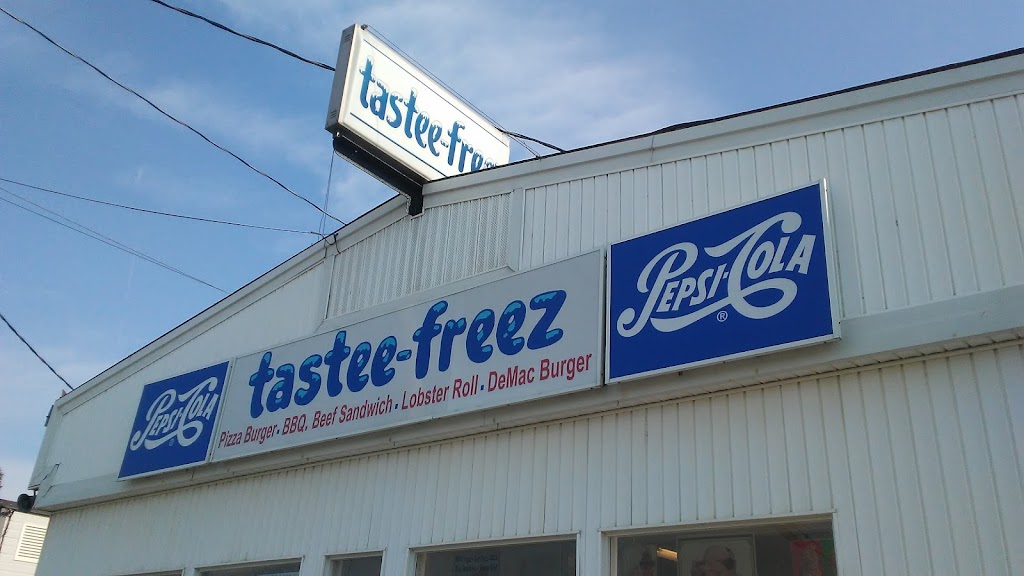 Madawaska Tastee Freez | restaurant | 153 Main St, Madawaska, ME 04756, USA | 2077284345 OR +1 207-728-4345