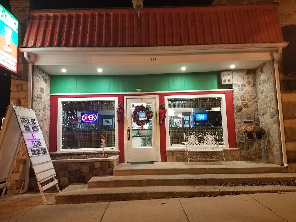 Zazing Primo Pizza-Chicken | restaurant | 205 N Main St, North Prairie, WI 53153, USA | 2623928012 OR +1 262-392-8012