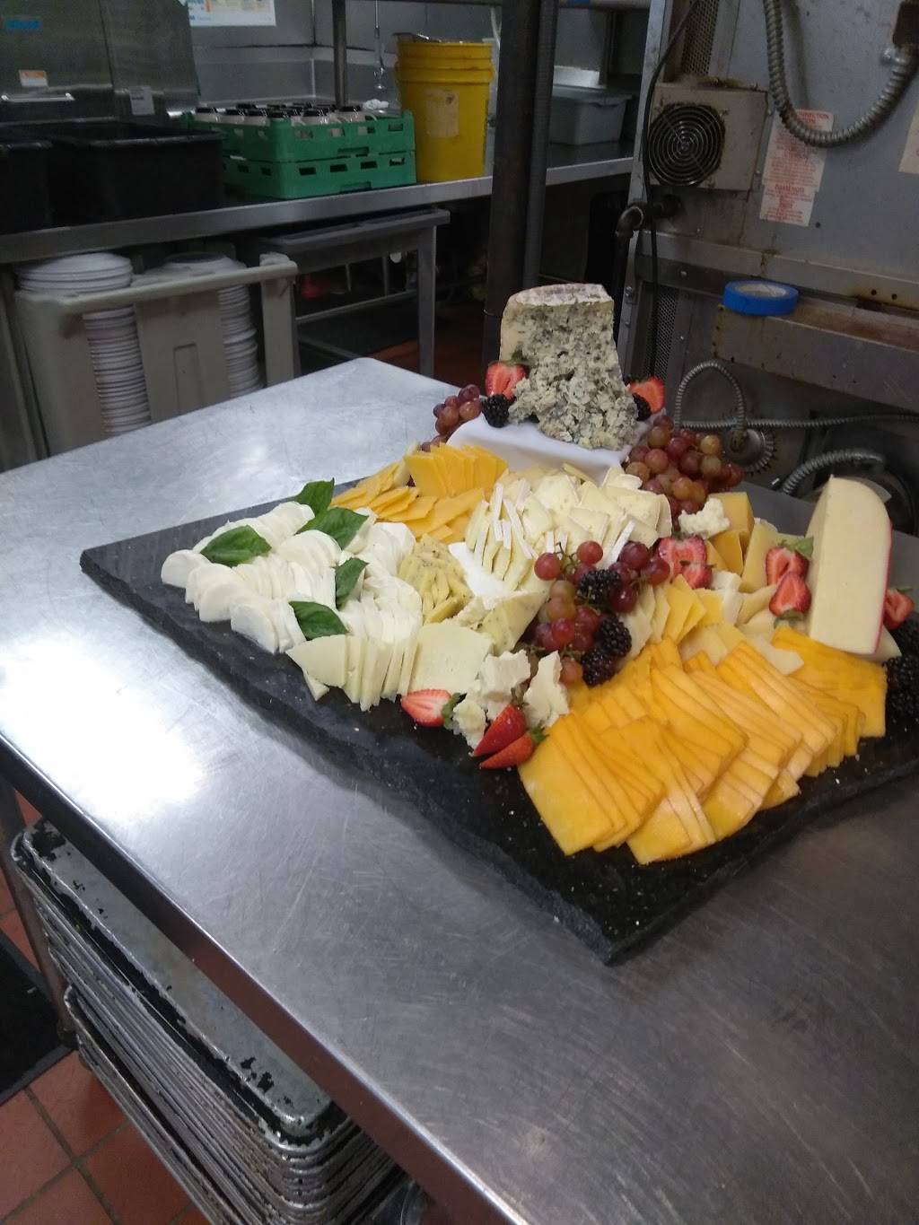 Harbour Club | restaurant | 35 Prioleau St, Charleston, SC 29401, USA | 8437239680 OR +1 843-723-9680