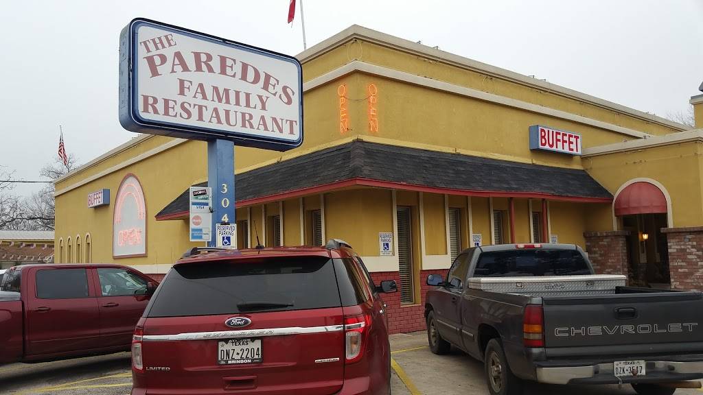The Paredes Family Restaurant | restaurant | 2023, 304 W Broad St, Mineola, TX 75773, USA | 9035692424 OR +1 903-569-2424