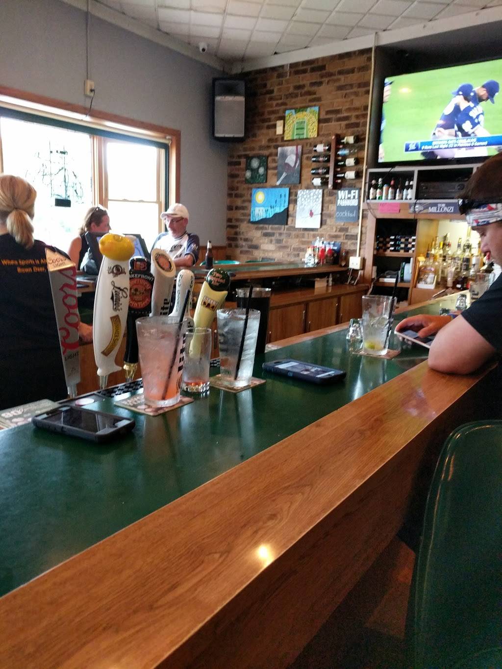 Zis Sports Pub and Eatery | restaurant | 8777 N Deerwood Dr, Brown Deer, WI 53209, USA | 4143541919 OR +1 414-354-1919