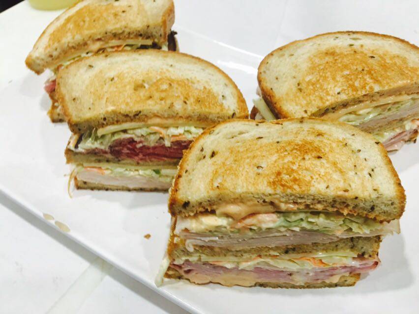 Vanoos Grillette | restaurant | 4614 Mission Blvd, San Diego, CA 92109, USA | 8582701101 OR +1 858-270-1101