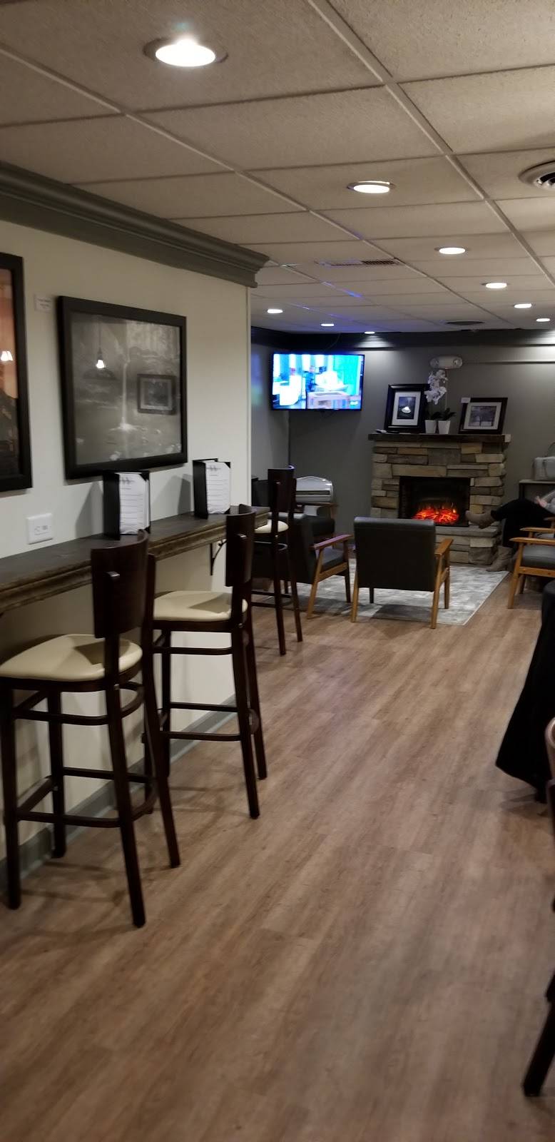 The Waterbury | restaurant | 4814, 13333 Madison Ave, Lakewood, OH 44107, USA | 2162269772 OR +1 216-226-9772