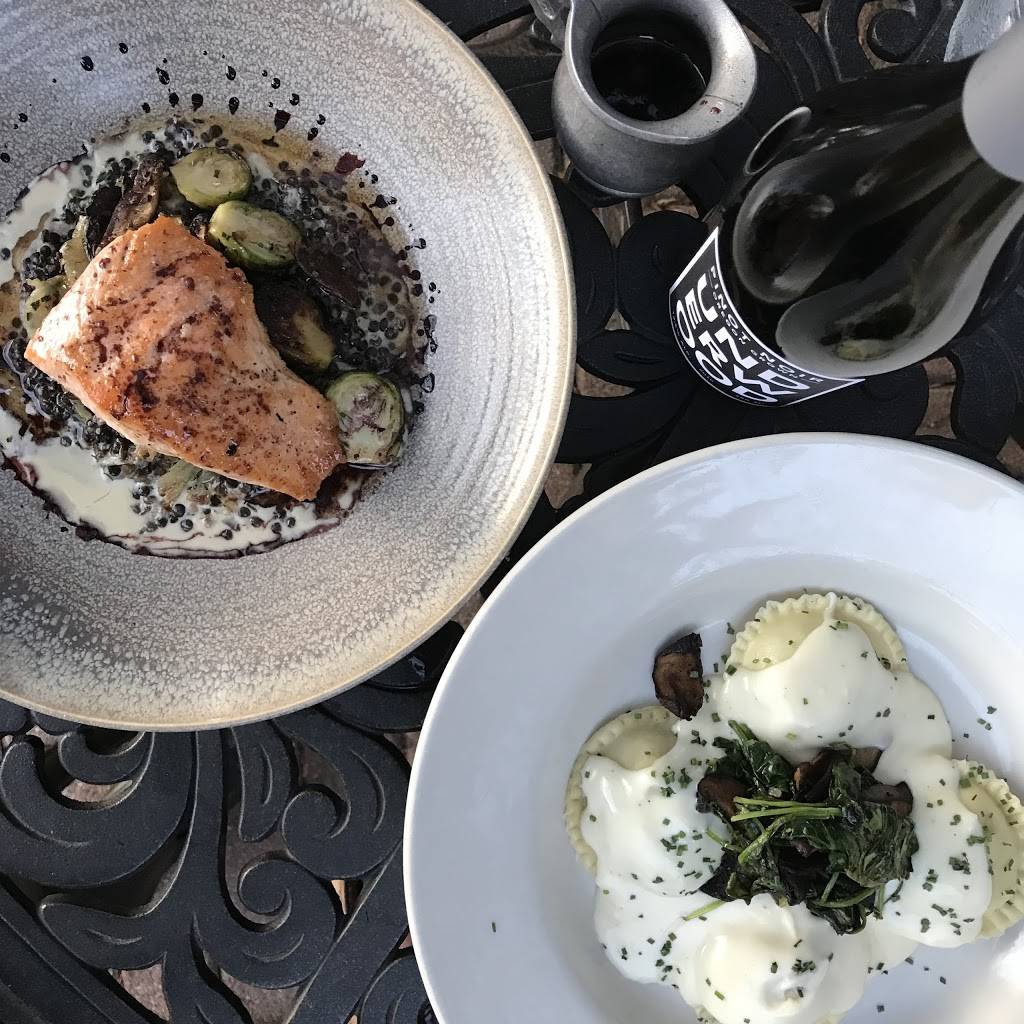 The Coach House | restaurant | 100 Berkeley Dr, Hamilton, OH 45013, USA | 5138567899 OR +1 513-856-7899