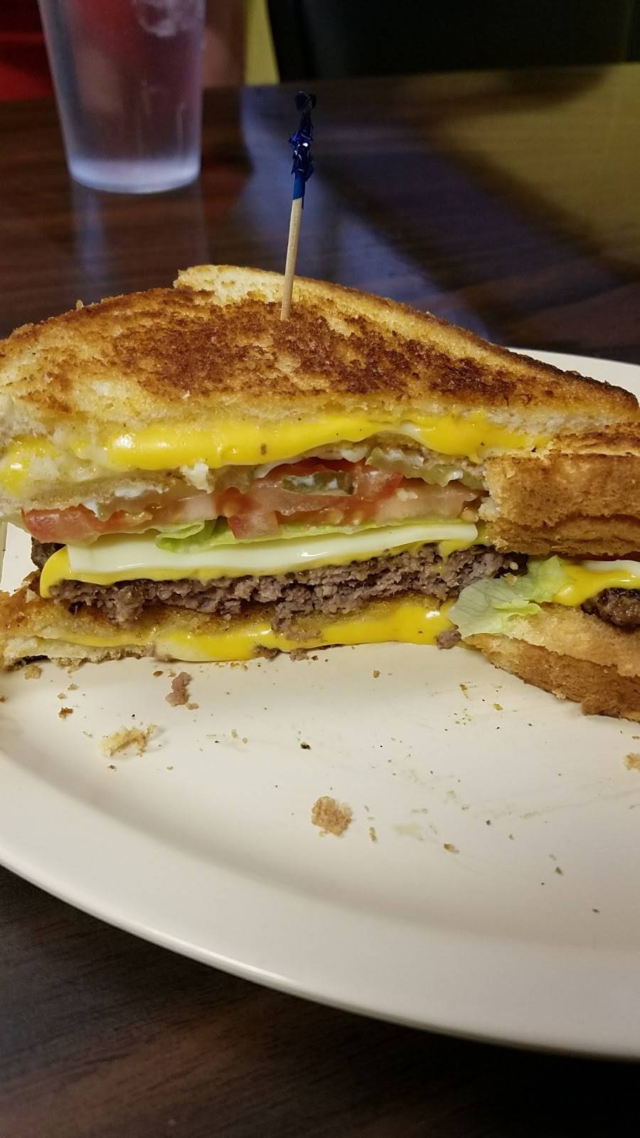 Joes BBQ & Diner | restaurant | 19190 W Main St, Huntingdon, TN 38344, USA | 7315353377 OR +1 731-535-3377