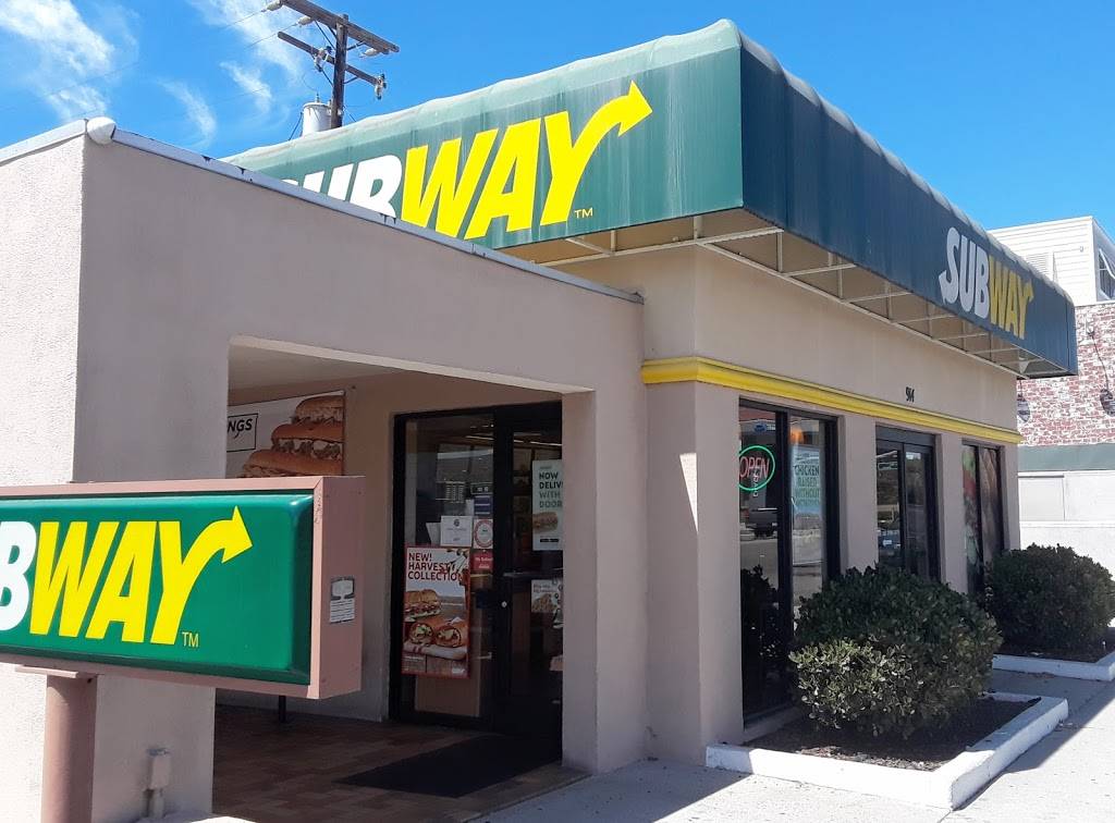 Subway Restaurants | restaurant | 914 Pacific Coast Hwy, Seal Beach, CA 90740, USA | 5624931923 OR +1 562-493-1923