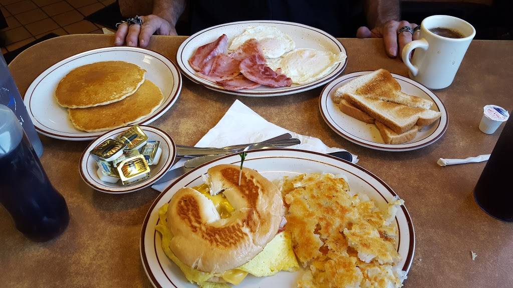 Fifth Wheel Truck Stop & Rest | restaurant | 8500 N Telegraph Rd, Newport, MI 48166, USA | 7345862210 OR +1 734-586-2210